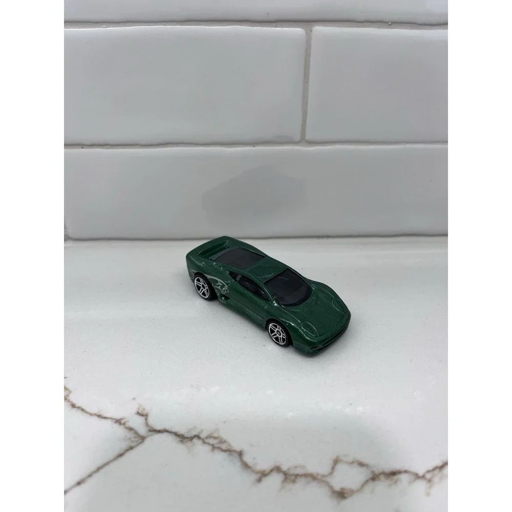 1992 HOT WHEELS JAGUAR XJ220 GREEN 1:64 DIECAST 3 CAR Vintage Car Toy 90s